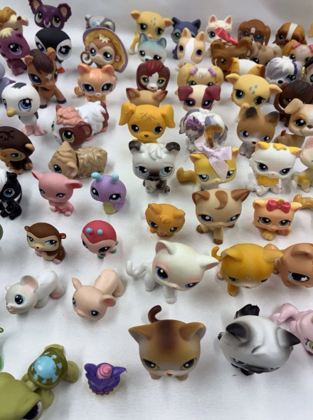 Lot of 137 Littlest Pet Shop Figures + Accessories &amp; 2 Tackle Boxes * Cats Dogs