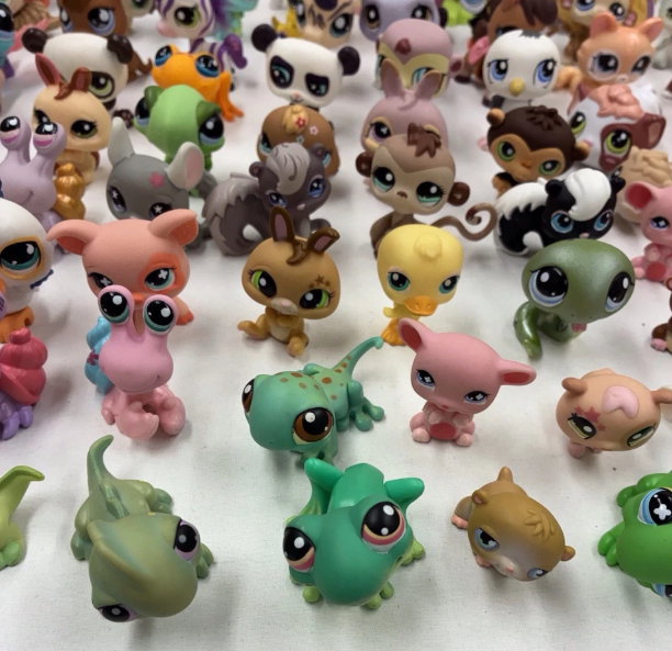Lot of 137 Littlest Pet Shop Figures + Accessories &amp; 2 Tackle Boxes * Cats Dogs