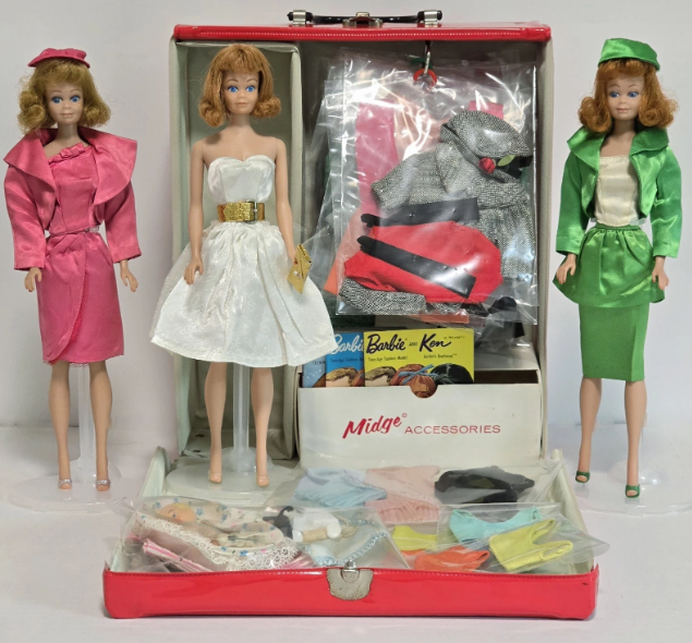 Vintage Barbie Lot 6 Dolls Huge Lot Of Clothes And Doll Trunk Rachet Legs