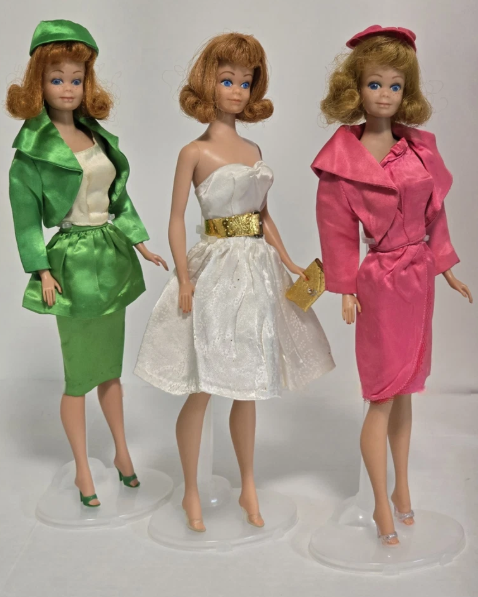 Vintage Barbie Lot 6 Dolls Huge Lot Of Clothes And Doll Trunk Rachet Legs