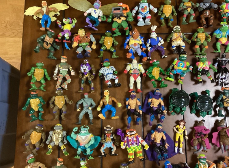 Huge Lot of 100+ TMNT Teenage Mutant Ninja Turtles W/ Accessories Vintage, TMNT