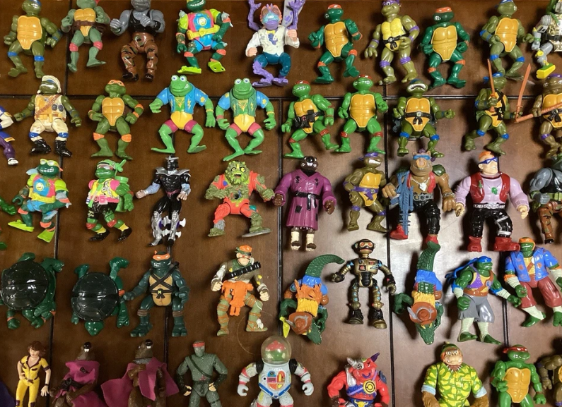 Huge Lot of 100+ TMNT Teenage Mutant Ninja Turtles W/ Accessories Vintage, TMNT
