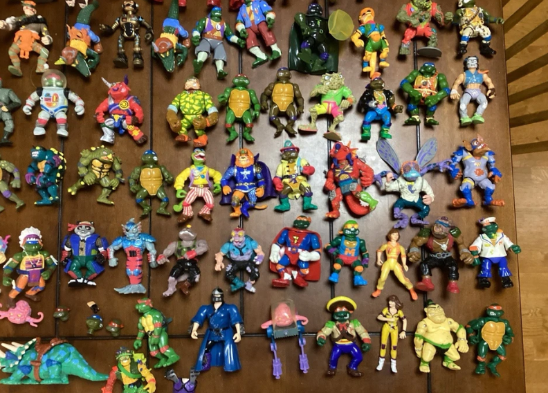 Huge Lot of 100+ TMNT Teenage Mutant Ninja Turtles W/ Accessories Vintage, TMNT
