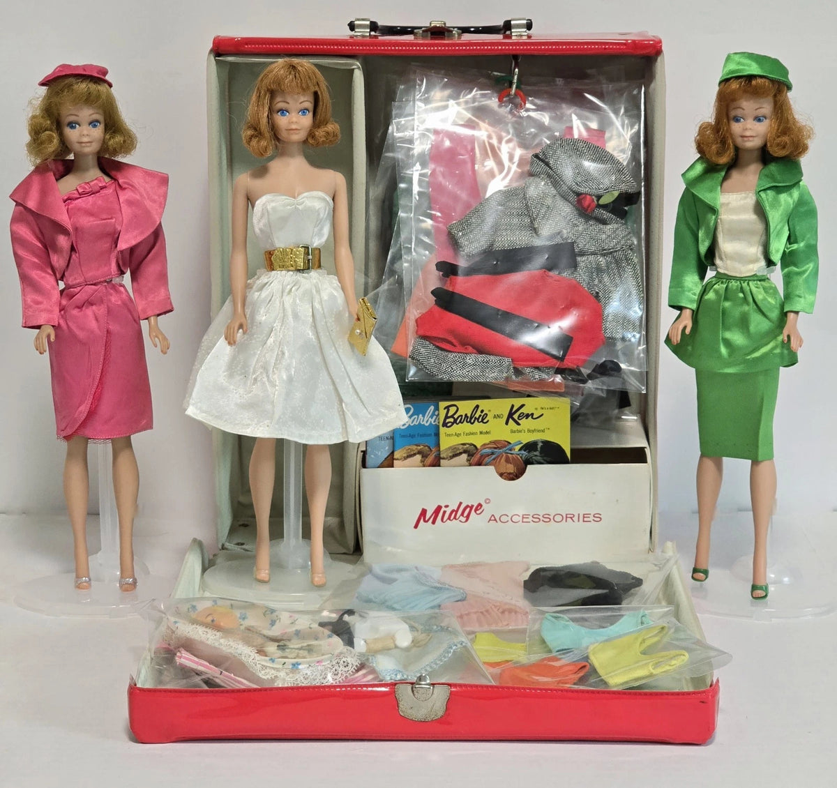 Vintage Barbie Lot 6 Dolls Huge Lot Of Clothes And Doll Trunk Rachet Legs